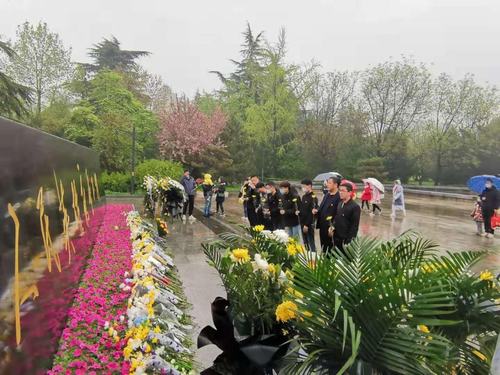 陜煤建設(shè)銅煤公司第二項目部黨支部開展“緬懷革命先烈、重溫革命歷史”主題黨日活動