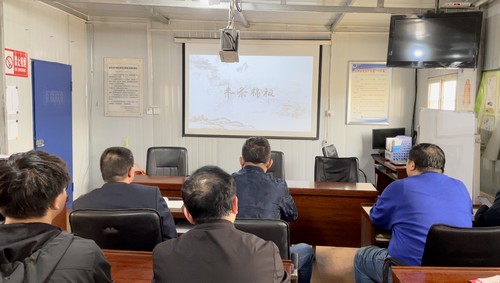 陜煤建設(shè)洗選煤運(yùn)營(yíng)公司檸條塔運(yùn)營(yíng)項(xiàng)目部: 學(xué)習(xí)《習(xí)近平總書記講故事》之《半條棉被》