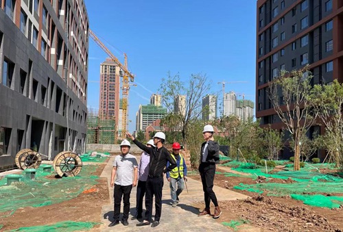 陜西德璟置業(yè)有限公司蒞臨陜煤建設公司藍山水岸項目進行對標學習
