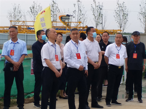 河南長葛市政協(xié)黨組書記、主席寇永志一行調(diào)研河南龐源塔式起重機(jī)制造項(xiàng)目建設(shè)情況