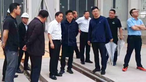 陜煤集團(tuán)鐵流集團(tuán)黨委書記董事長趙國智深入靖神鐵路孟家灣機(jī)輛中心建設(shè)項(xiàng)目檢查指導(dǎo)工作
