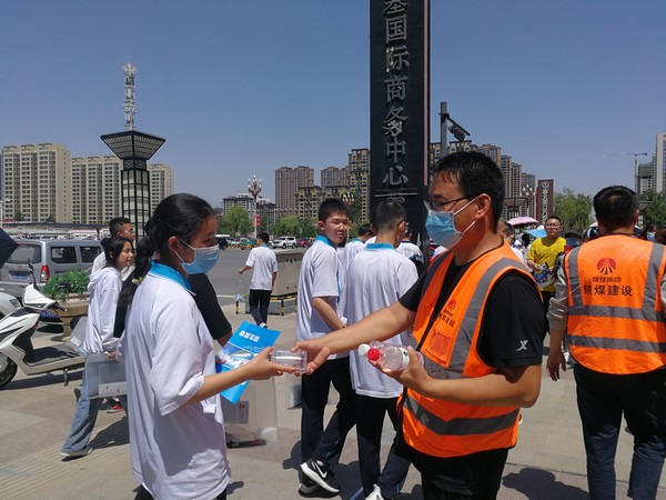 建設集團科創新城市政一期工程N1項目 暖心行動助力“趕考生”