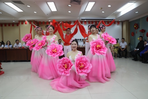 陜煤建設路橋分公司開展“凝心聚力跟黨走 砥礪奮進譜華章”職工文藝匯演活動