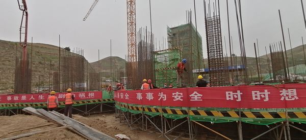 陜煤建設天工公司安裝三部精煤倉工程滑模順利開工