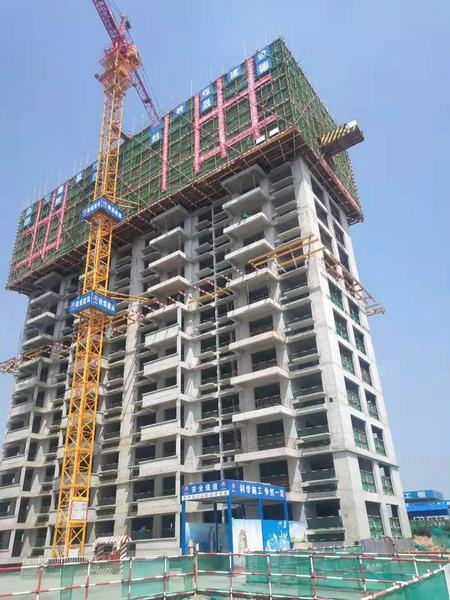 陜煤建設銅煤公司第九項目部承建的白水萬榮錦園3#樓順利封頂