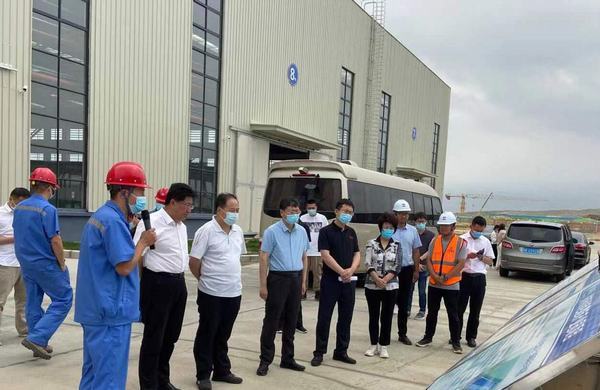 陜西省人大財經委主任委員、財經工委主任李健一行蒞臨榆林市杭蕭綠色鋼結構產業制造基地項目調研指導