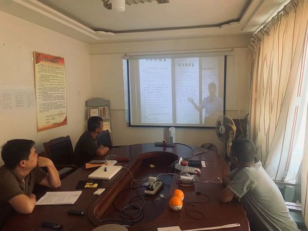 陜煤建設(shè)天工公司土建第二黨支部開展“傳承紅色家風(fēng)、涵養(yǎng)初心使命”主題黨日活動(dòng)