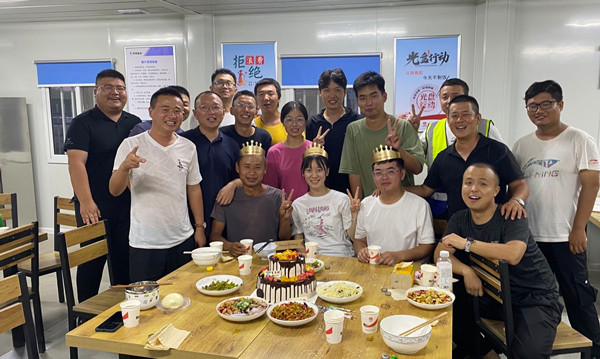 陜煤建設咸陽分公司項目部集體過生日，親情化管理“放光芒”