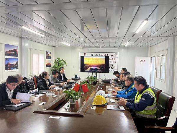 陜煤建設銅煤公司第十六項目部承建的榆林化學廠前區培訓中心通過創優奪杯專家組驗收