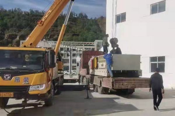 陜煤建設礦建二公司車村項目部爭分奪秒安裝忙