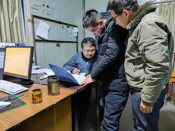 陜煤建設煤礦運營服務分公司：青監崗“零點行動”為安全保駕護航