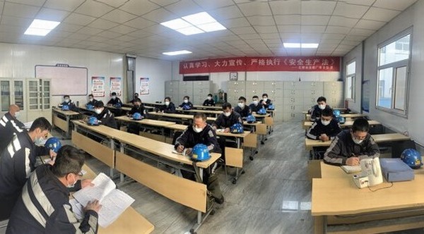 陜煤建設洗選煤運營公司紅柳林洗煤廠項目部：“煤黑人”堅守同抗疫 就地過大年