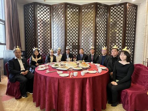 陜煤建設西北分公司舉辦 “溫暖冬日 幸福前行”主題生日會