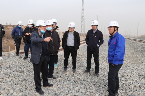 陜煤集團專家組蒞臨陜煤建設路橋分公司開展安全生產專項整治三年行動檢查評價工作