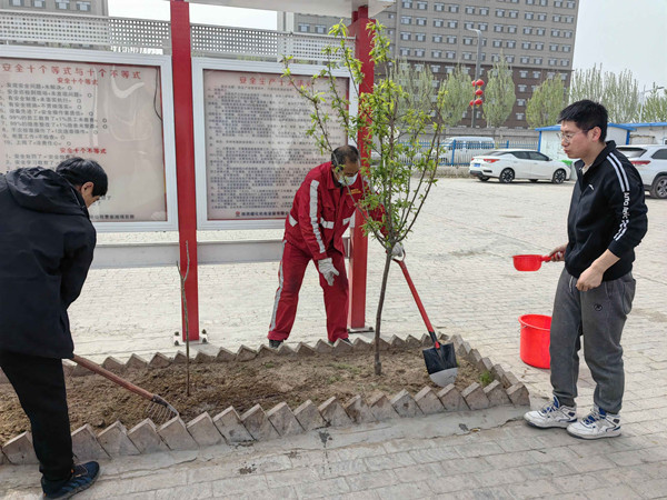 陜煤建設(shè)機(jī)電安裝公司曹家灘項目部真情打造“幸福家園”