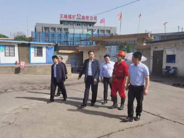 韓城礦業有限公司董事長張維新前往陜煤建設礦建二公司第二項目部檢查指導工作