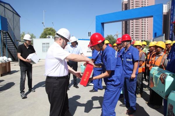 高溫慰問到一線 清涼關懷入心田