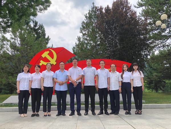 陜煤建設銅煤公司機關黨支部開展教育活動培植紅色基因