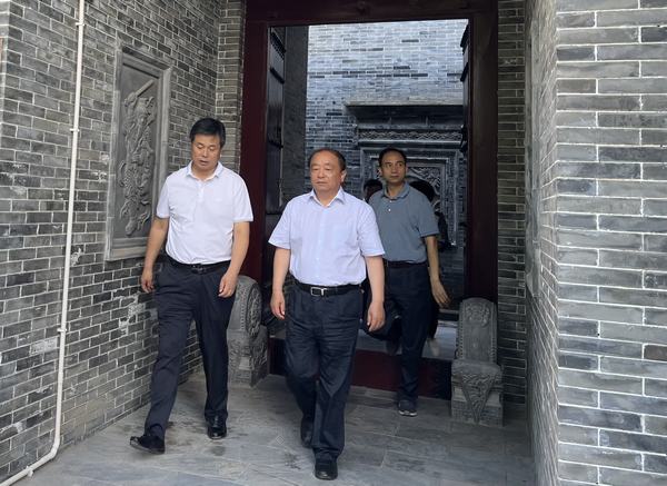 陜西省政協(xié)副主席張廣智一行深入蒲城縣槐院里歷史文化街區(qū)進行調(diào)研