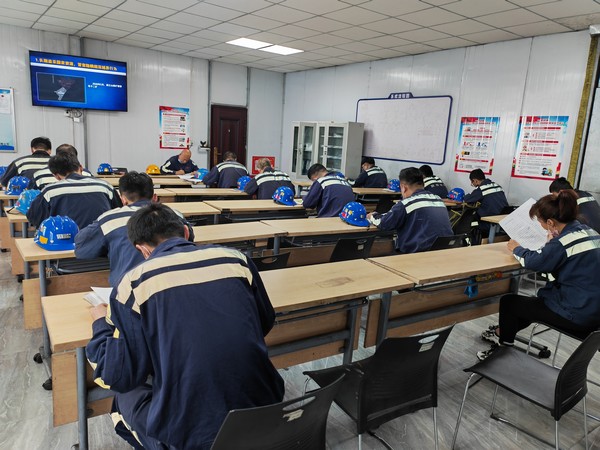 陜煤建設(shè)洗選煤運(yùn)營公司紅柳林洗煤廠項(xiàng)目部：暢通機(jī)電“毛細(xì)血管，護(hù)好安全“大心臟”