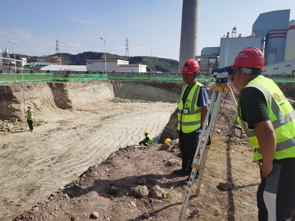 陜煤建設(shè)天工公司施工前沿以高溫“烤”驗(yàn)，“暑”寫勞動(dòng)畫卷