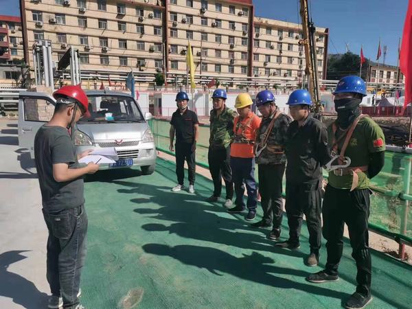 陜煤建設(shè)韓城分公司土建六項(xiàng)目部：戰(zhàn)高溫 斗酷暑 建設(shè)項(xiàng)目不停步