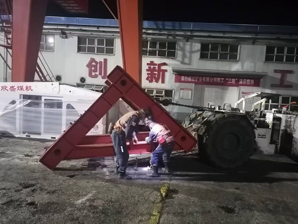 陜煤建設機電安裝公司建莊項目部完成四盤區皮帶安裝并運轉