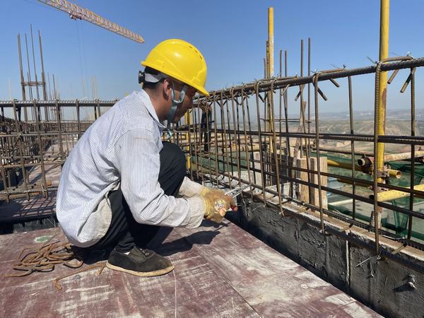 陜煤建設韓城分公司：不服“暑”！他們和太陽肩并肩