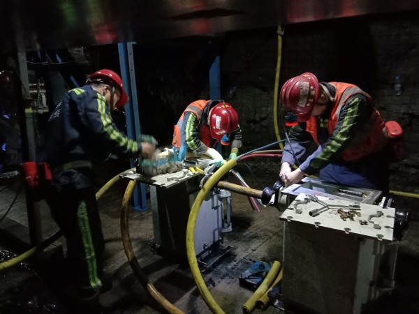 陜煤建設機電安裝公司完成沙梁四盤區皮帶及變電所安裝并運轉