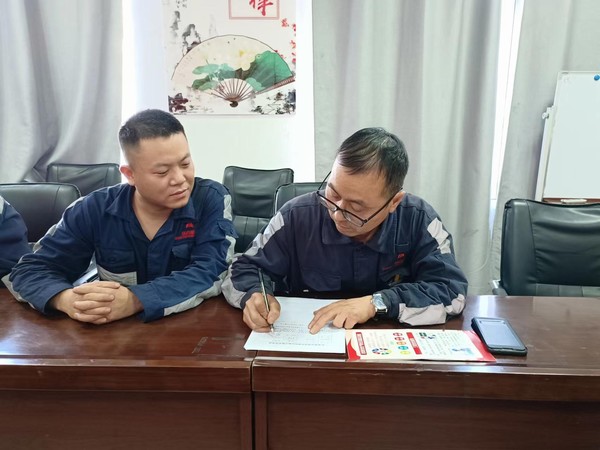 陜煤建設(shè)洗選煤運(yùn)營(yíng)公司檸條塔運(yùn)營(yíng)項(xiàng)目部： 談心談話(huà)露真情 凝心聚力促提升