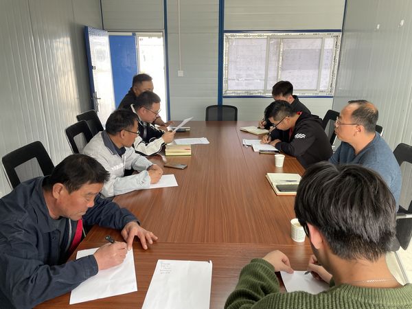 陜煤建設天工公司新疆第一項目部：靶心向內挖潛力，開足馬力搞建設