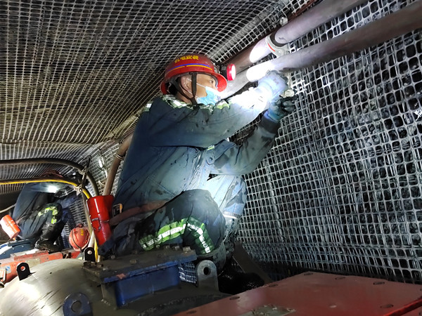 為堅守崗位的機電安裝人點贊！