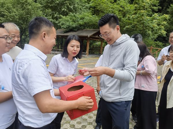 陜煤建設(shè)路橋分公司開展“凝心聚力鼓干勁 健步奮進(jìn)新征程” 健步行活動(dòng)