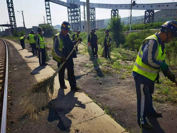 陜煤建設(shè)洗選煤運營公司檸條塔運營項目部:火熱情懷赤誠在心 不懼高溫護我清朗