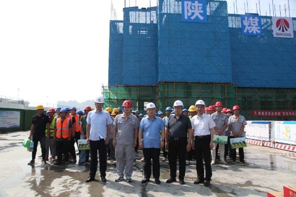 寧興剛深入重點(diǎn)項(xiàng)目一線“送清涼”