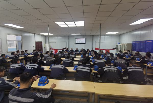 陜煤建設洗選煤運營公司紅柳林洗煤廠項目部：迎戰高溫“烤”驗  筑牢“安全籬笆”