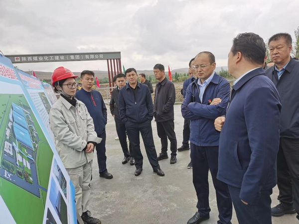 伊寧市委副書記何立榮一行蒞臨陜煤建設天工公司承建的伊寧市煤炭儲運中心基地建設項目檢查指導工作