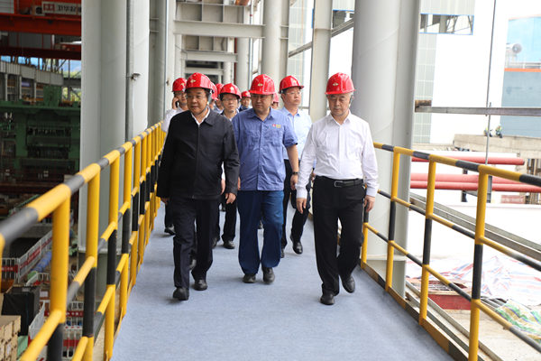 陜西省政協副主席楊冠軍到漢鋼新建中厚板項目視察
