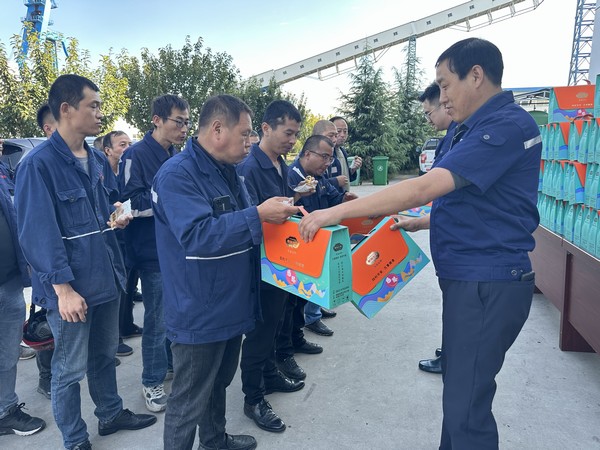 陜煤建設(shè)洗選煤運(yùn)營(yíng)公司澄合山陽運(yùn)營(yíng)項(xiàng)目部:中秋月圓齊歡慶,溫情關(guān)懷暖人心