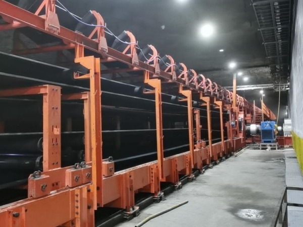 陜煤建設機電安裝公司曹家灘項目部122104工作面帶式輸送機及破碎機順利試運轉