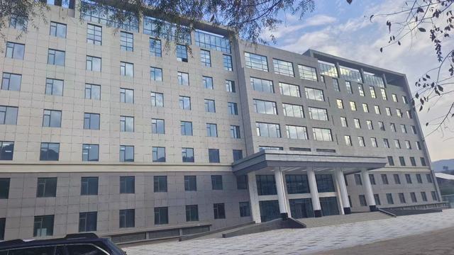 陜煤建設(shè)韓城分公司土建第三項(xiàng)目部承建的王峰煤礦辦公樓工程順利通過(guò)竣工驗(yàn)收