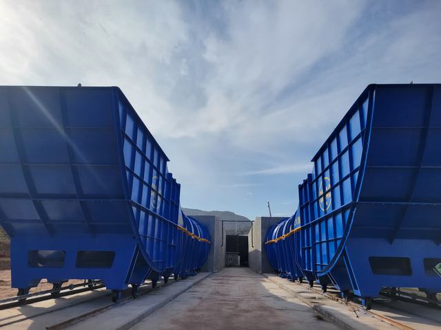 陜煤建設(shè)韓城分公司土建十三項(xiàng)目部承建的通風(fēng)機(jī)風(fēng)道及基礎(chǔ)、通風(fēng)機(jī)配電室工程順利通過(guò)竣工驗(yàn)收