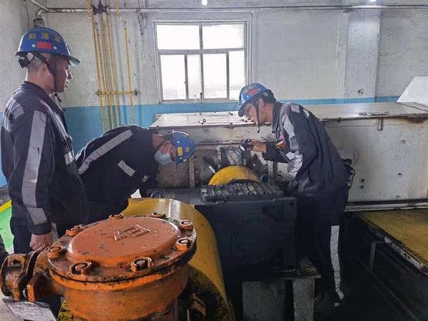 陜煤建設(shè)洗選煤運(yùn)營公司紅柳林洗煤廠項(xiàng)目部:壓實(shí)責(zé)任不斷檔 抓牢安全不斷線