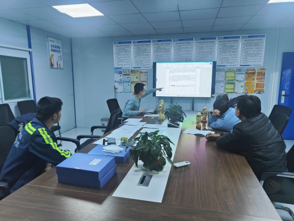 陜煤建設(shè)機(jī)電安裝公司：備戰(zhàn)供暖季 點(diǎn)“暖”這個冬天