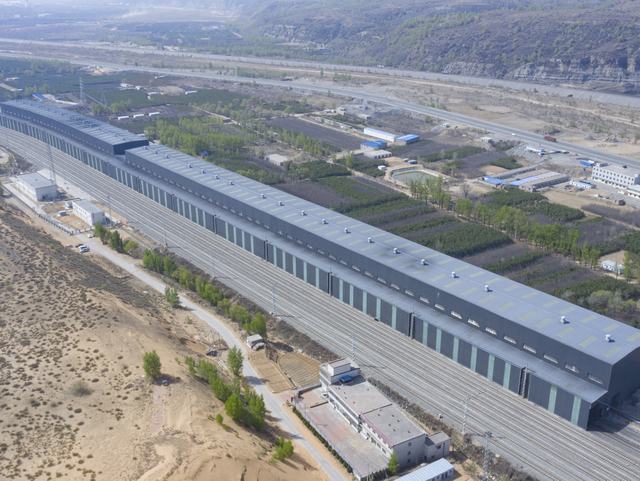 陜煤建設(shè)韓城分公司土建十六項目部承建的府谷縣郭家灣集運(yùn)站儲煤棚EPC項目順利通過竣工綜合驗收