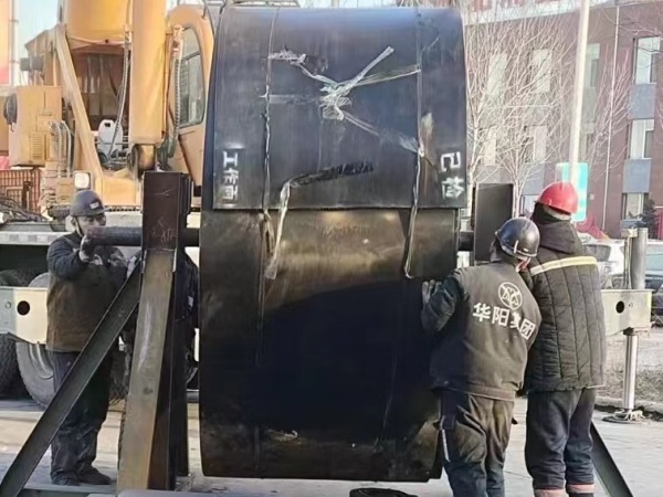 陜煤機(jī)電安裝公司涌鑫項(xiàng)目部沙梁煤礦膠帶硫化工作順利完成