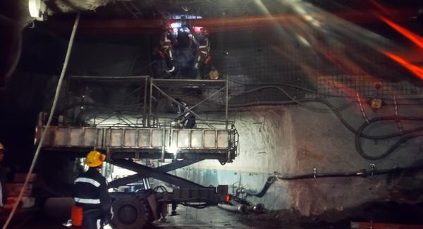 陜煤建設渭南分公司第二安裝項目部:齊心協力攻堅克難 輪班值守督促履約