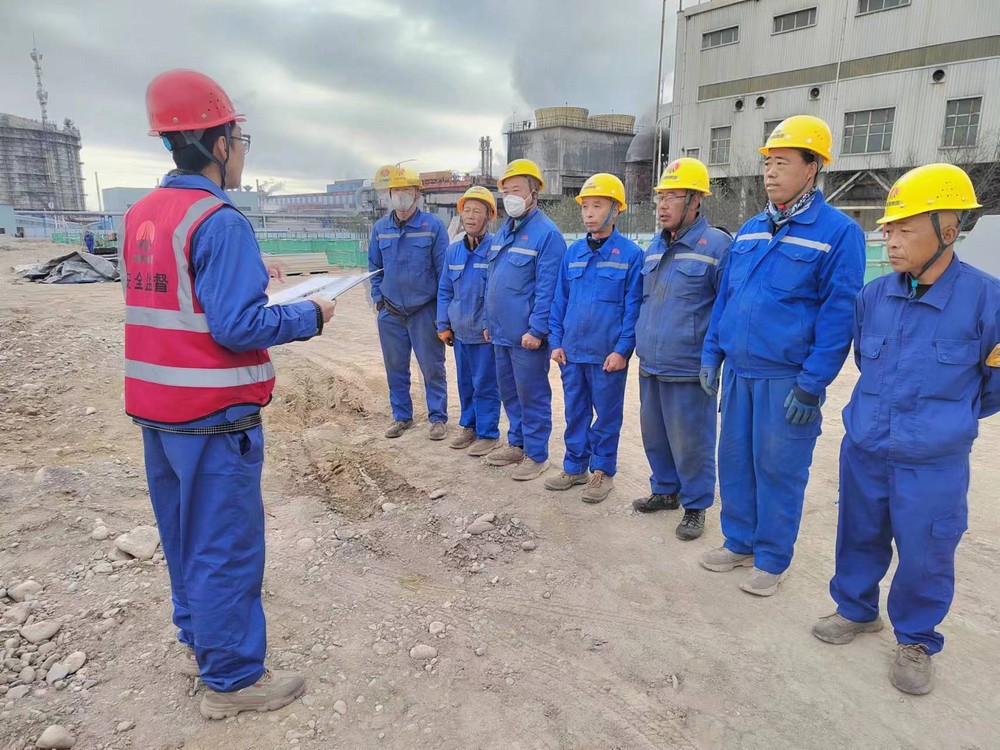 陜煤建設西北分公司土建第二項目部:工地普法新篇章 共筑法治安全夢