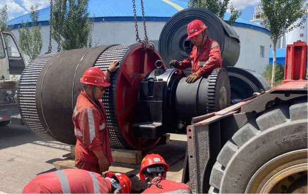 陜煤建設機電安裝公司曹家灘項目部主運順槽帶式輸送機順利試運轉