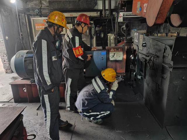 陜煤建設洗選煤運營公司澄合山陽運營項目部：“五一”假期“不打烊”，致敬一線“孤勇者”